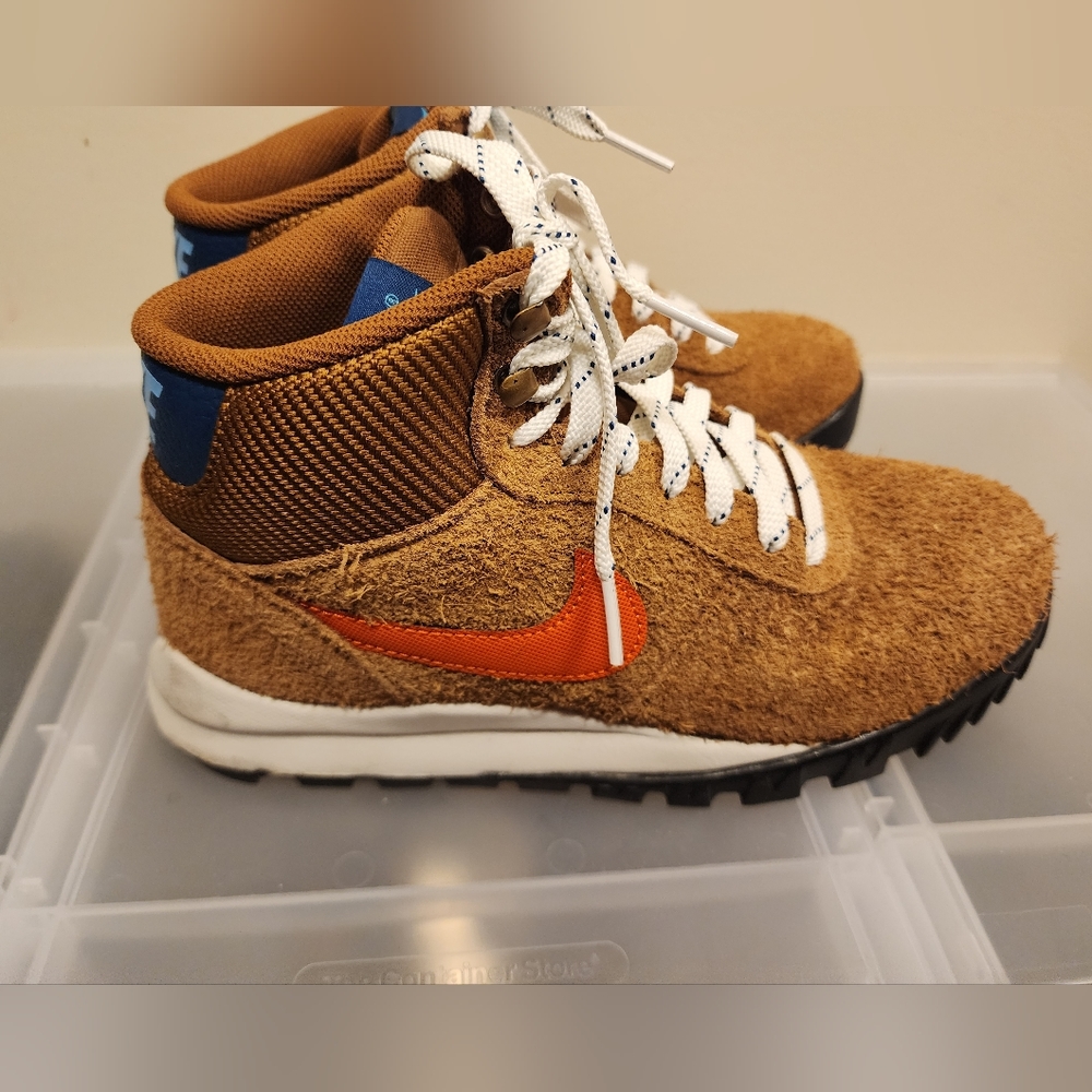 Nike Hoodland Boots